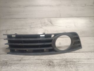 bontott AUDI A4 B6 Jobb Ködfényszóró Lámpakeret