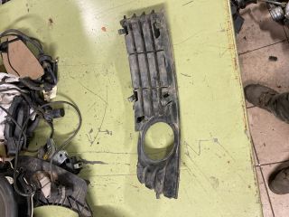 bontott AUDI A4 B6 Jobb Ködlámpa Rács