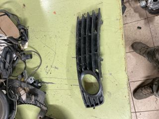 bontott AUDI A4 B6 Jobb Ködlámpa Rács