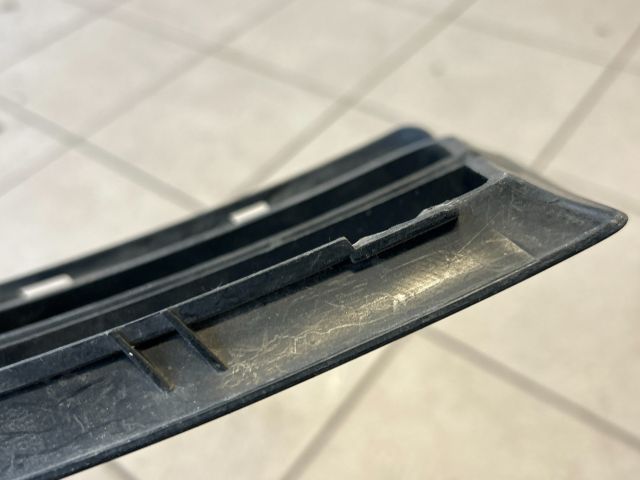 bontott AUDI A4 B6 Jobb Ködlámpa Rács