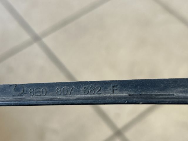 bontott AUDI A4 B6 Jobb Ködlámpa Rács