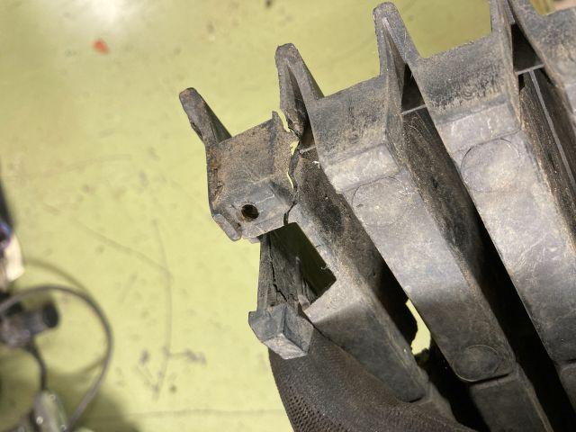 bontott AUDI A4 B6 Jobb Ködlámpa Rács