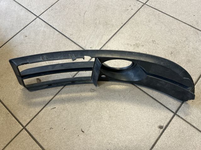 bontott AUDI A4 B6 Jobb Ködlámpa Rács