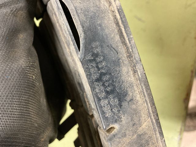 bontott AUDI A4 B6 Jobb Ködlámpa Rács