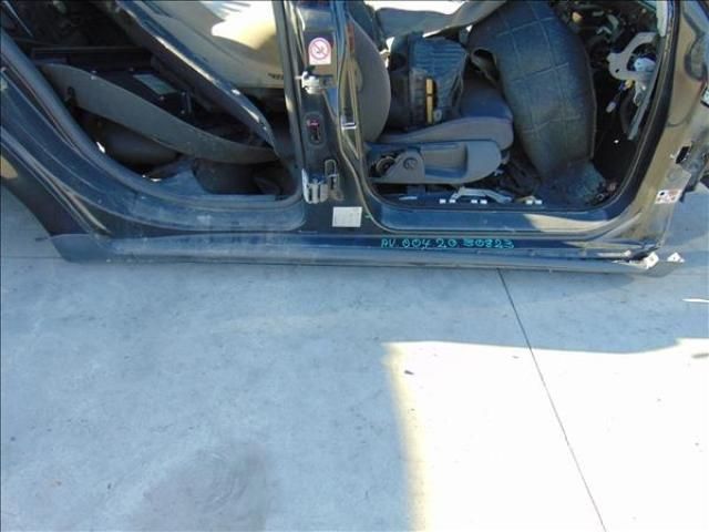 bontott AUDI A4 B6 Jobb Küszöb