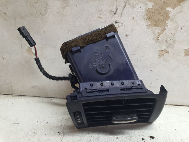 bontott AUDI A4 B6 Jobb Szellőző