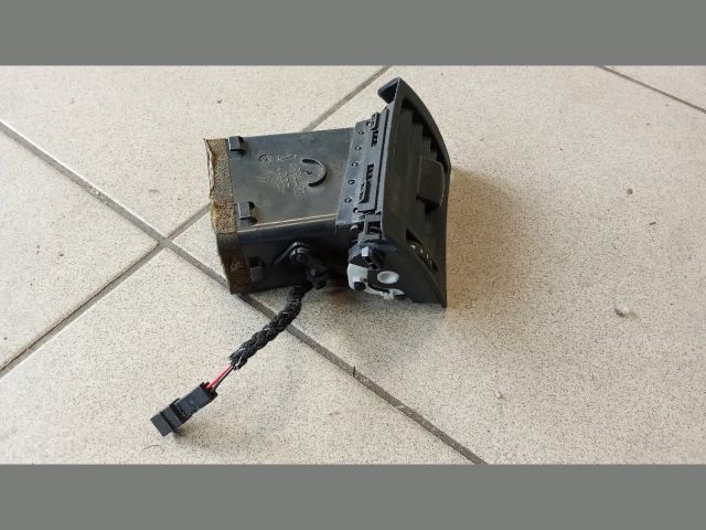 bontott AUDI A4 B6 Jobb Szellőző