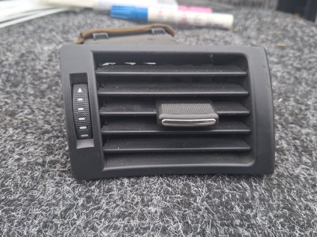 bontott AUDI A4 B6 Jobb Szellőző