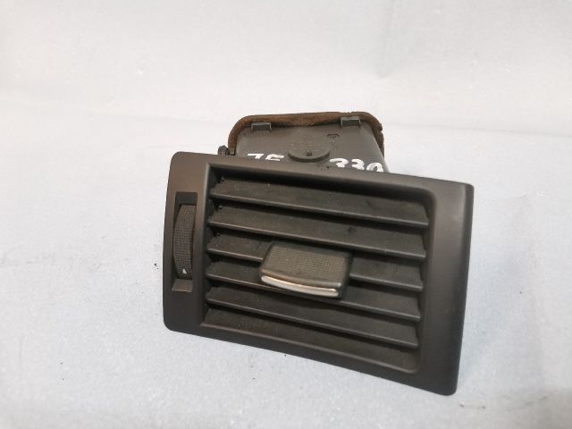 bontott AUDI A4 B6 Jobb Szellőző