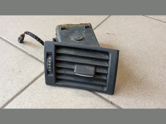 bontott AUDI A4 B6 Jobb Szellőző