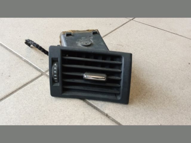 bontott AUDI A4 B6 Jobb Szellőző