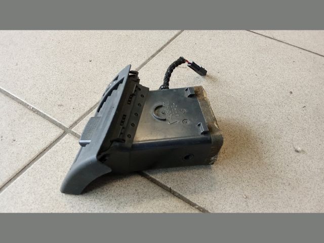 bontott AUDI A4 B6 Jobb Szellőző