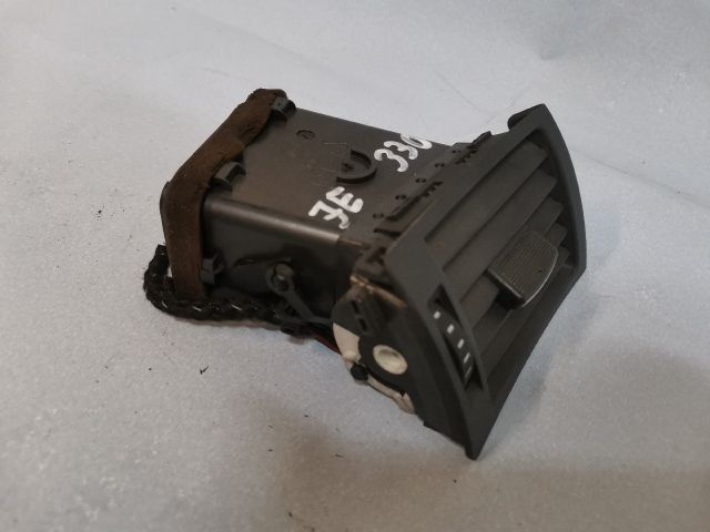 bontott AUDI A4 B6 Jobb Szellőző