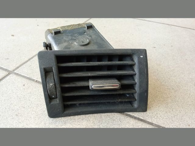 bontott AUDI A4 B6 Jobb Szellőző