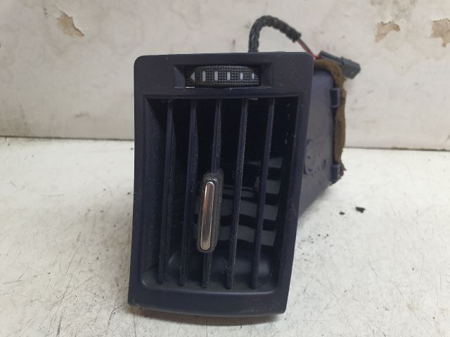 bontott AUDI A4 B6 Jobb Szellőző