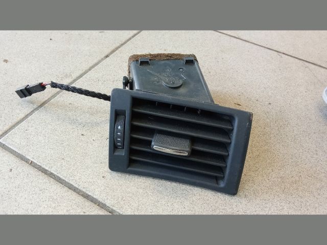 bontott AUDI A4 B6 Jobb Szellőző