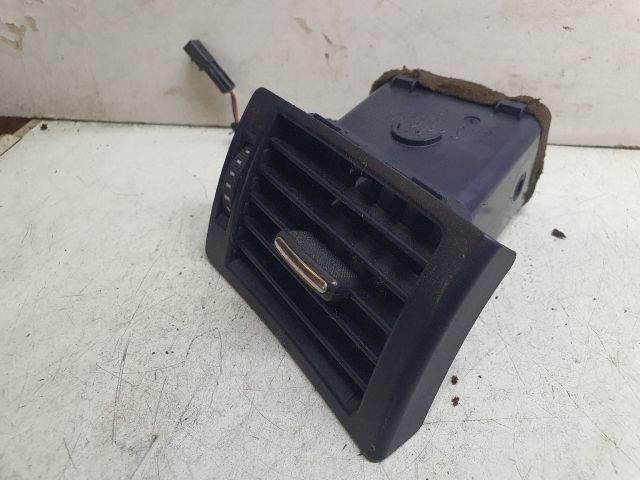 bontott AUDI A4 B6 Jobb Szellőző