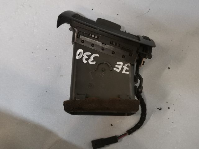 bontott AUDI A4 B6 Jobb Szellőző