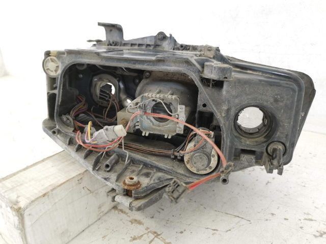 bontott AUDI A4 B6 Jobb Xenon Fényszóró