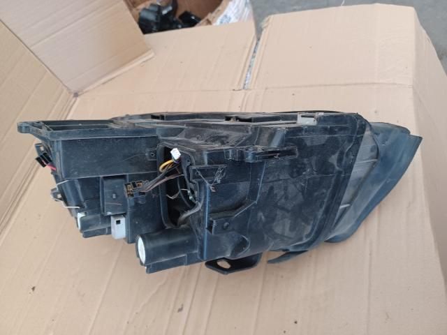 bontott AUDI A4 B6 Jobb Xenon Fényszóró