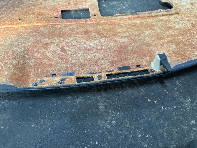 bontott AUDI A4 B6 Kalaptartó