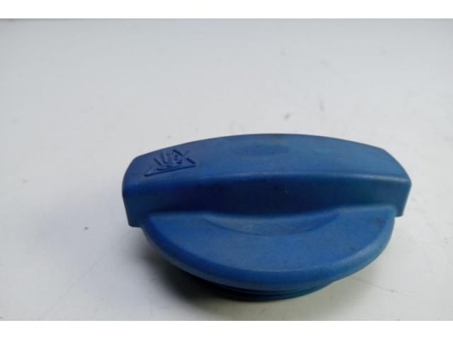 bontott AUDI A4 B6 Kiegyenlítőtartály Sapka