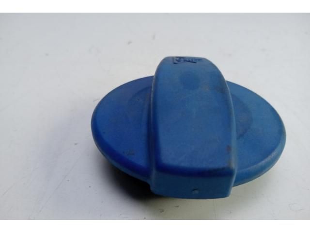 bontott AUDI A4 B6 Kiegyenlítőtartály Sapka