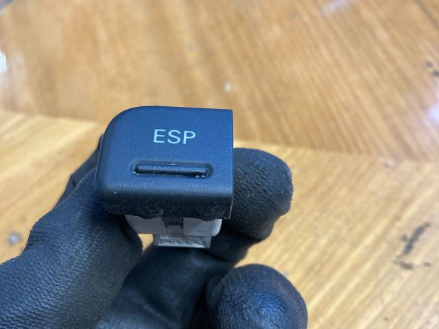 bontott AUDI A4 B6 Kipörgésgátló Kapcsoló