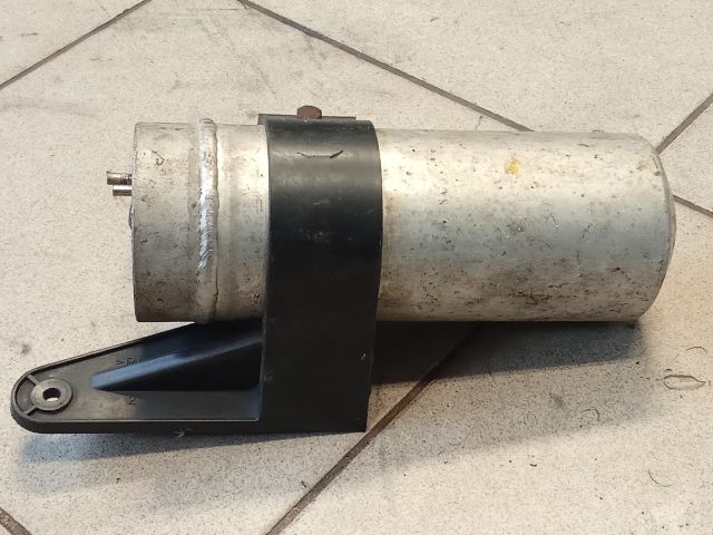 bontott AUDI A4 B6 Klíma Párátlanító Tartály