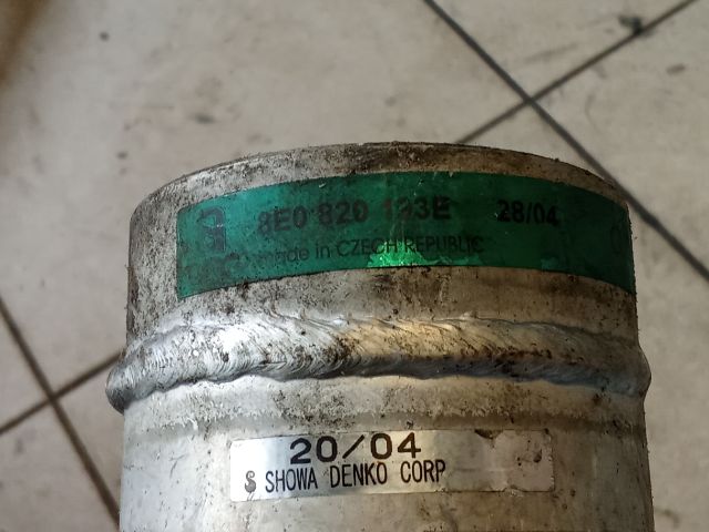 bontott AUDI A4 B6 Klíma Párátlanító Tartály