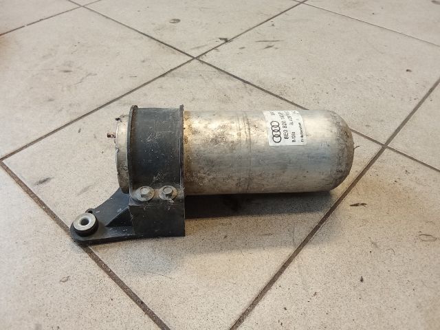 bontott AUDI A4 B6 Klíma Párátlanító Tartály