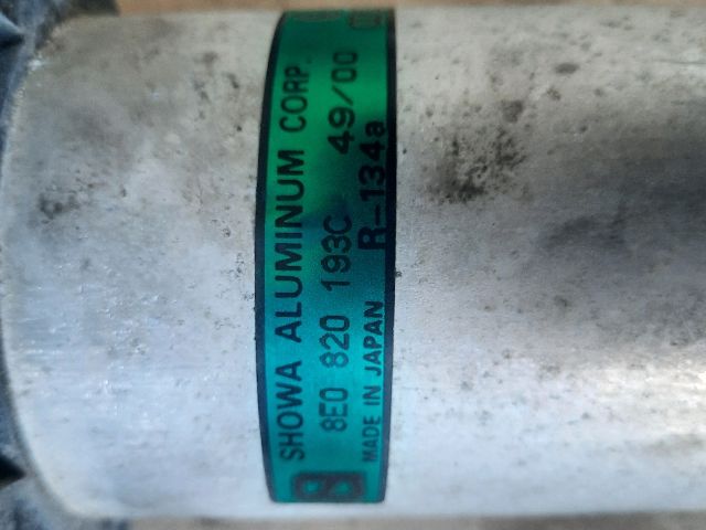 bontott AUDI A4 B6 Klíma Párátlanító Tartály