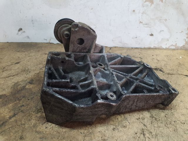 bontott AUDI A4 B6 Klímakompresszor Tartó Bak