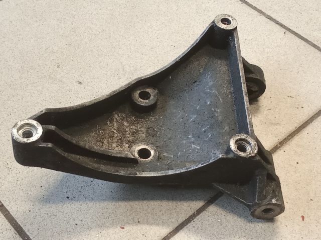 bontott AUDI A4 B6 Klímakompresszor Tartó Bak