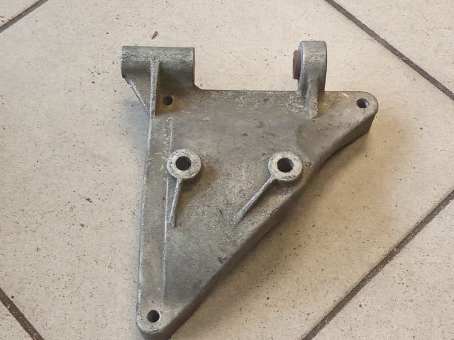 bontott AUDI A4 B6 Klímakompresszor Tartó Bak