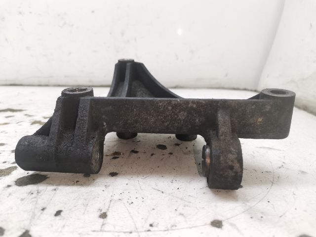 bontott AUDI A4 B6 Klímakompresszor Tartó Bak