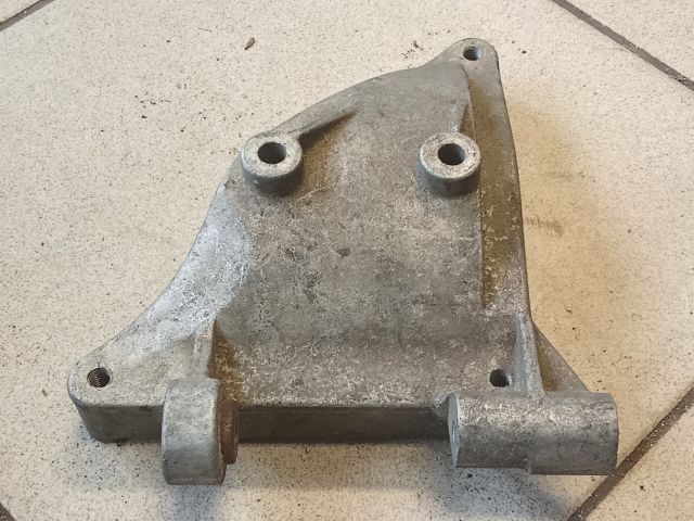 bontott AUDI A4 B6 Klímakompresszor Tartó Bak