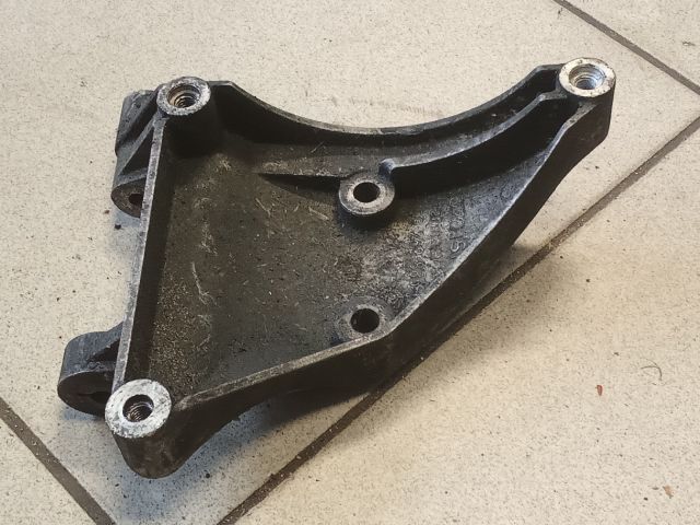 bontott AUDI A4 B6 Klímakompresszor Tartó Bak