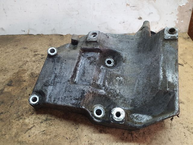 bontott AUDI A4 B6 Klímakompresszor Tartó Bak