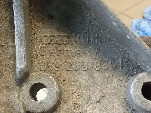 bontott AUDI A4 B6 Klímakompresszor Tartó Bak