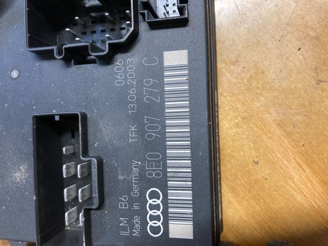 bontott AUDI A4 B6 Komfort Elektronika
