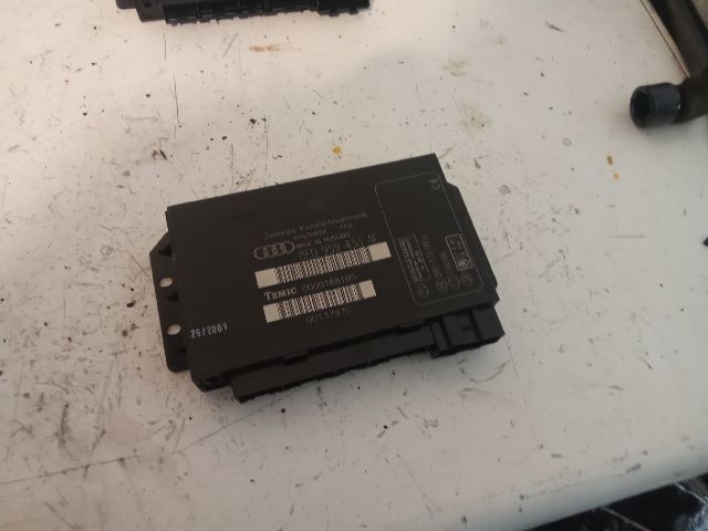 bontott AUDI A4 B6 Komfort Elektronika