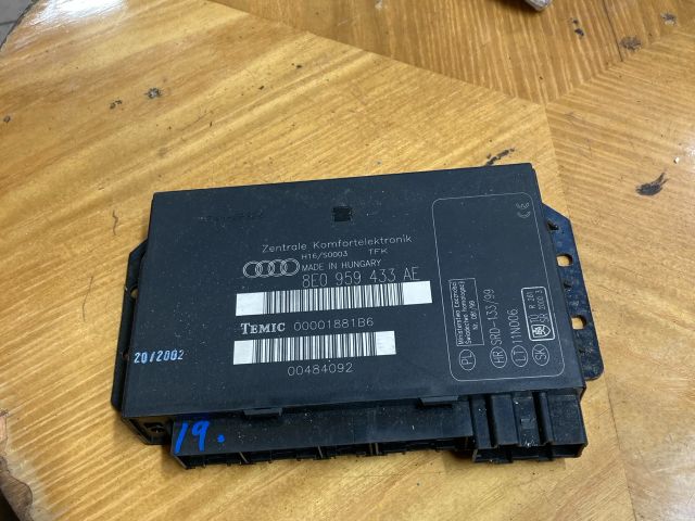 bontott AUDI A4 B6 Komfort Elektronika