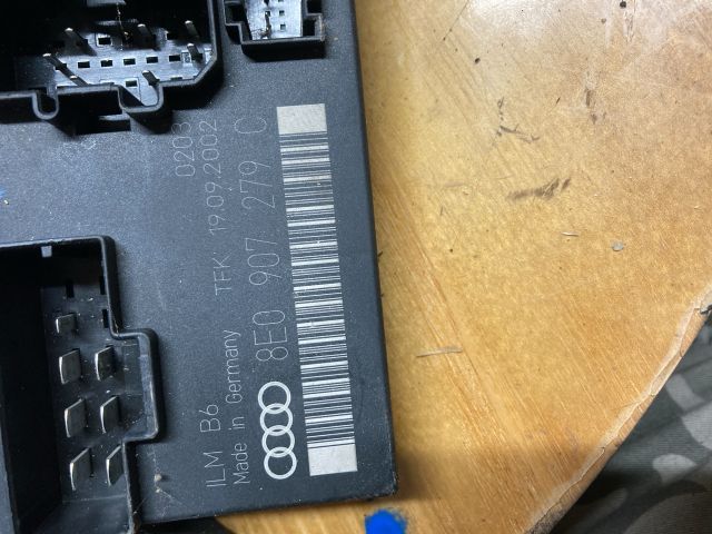 bontott AUDI A4 B6 Komfort Elektronika