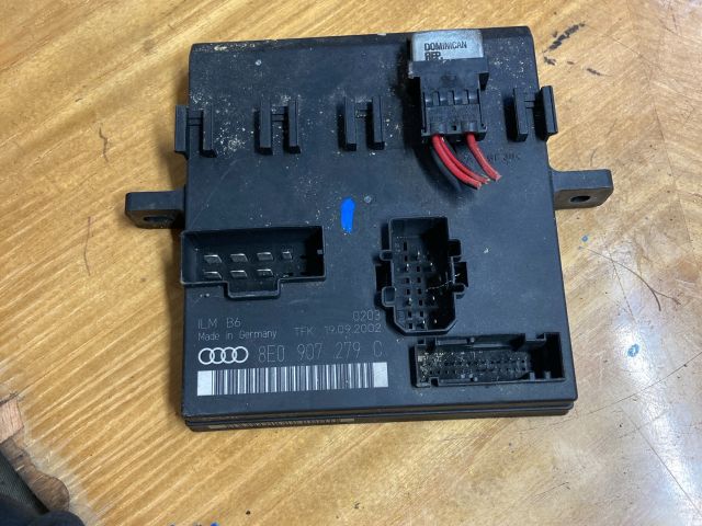 bontott AUDI A4 B6 Komfort Elektronika