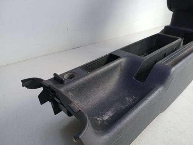 bontott AUDI A4 B6 Könyöklő