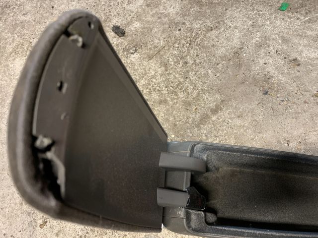 bontott AUDI A4 B6 Könyöklő