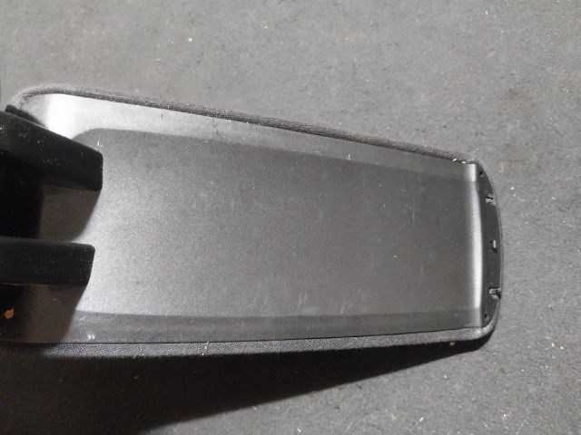 bontott AUDI A4 B6 Könyöklő