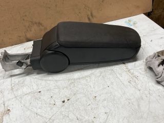 bontott AUDI A4 B6 Könyöklő