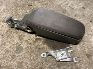 bontott AUDI A4 B6 Könyöklő
